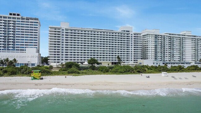 Building Photo - 5555 Collins Ave