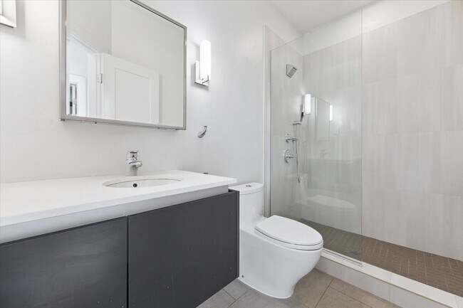 Building Photo - 1222 Marconi St