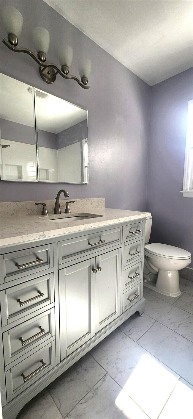 Building Photo - 2015 Glouchester Cir