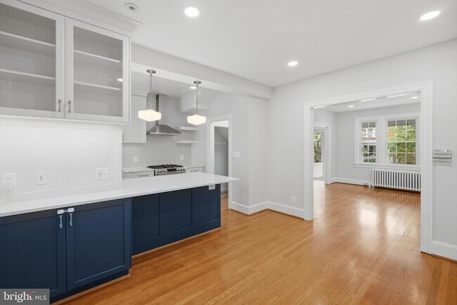 Building Photo - 3839 Beecher St NW