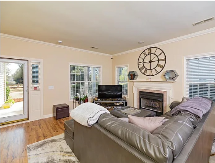 Living Area (1/2) - 490 Sheldon Rd