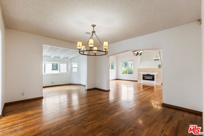 Building Photo - 459 S Bundy Dr