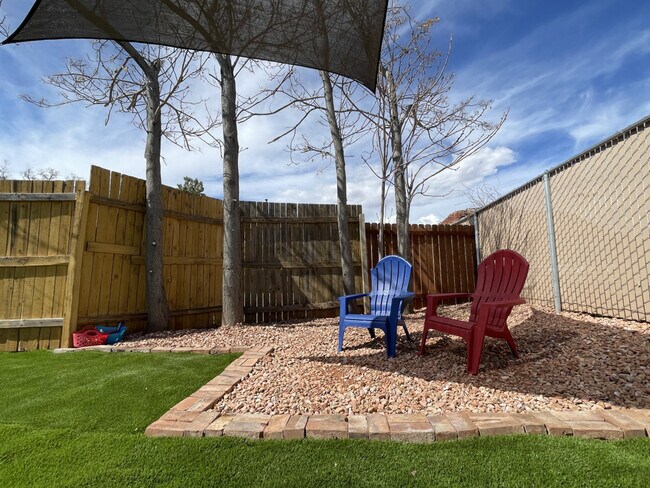 Building Photo - 170 E 100 N