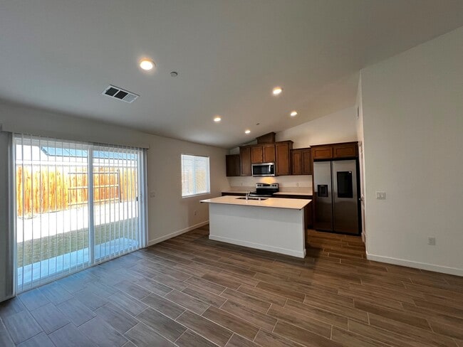 Building Photo - 812 Beaconsfield Ct