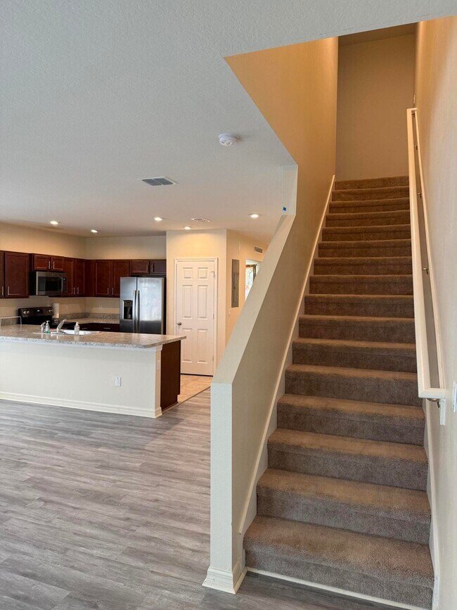 Building Photo - 3334 Franklin Square Ln