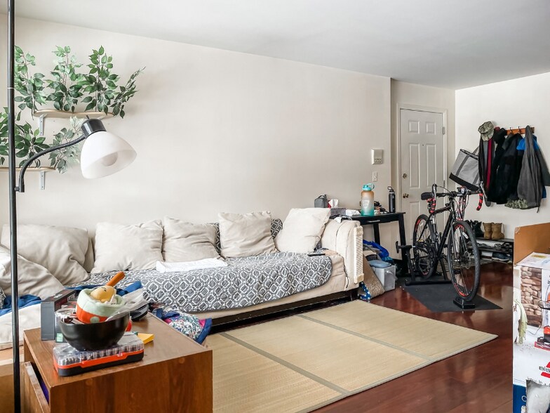 Building Photo - 1160 N Red Oak Cir