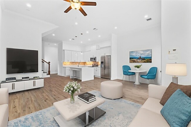 Building Photo - 7805 Farnsworth St