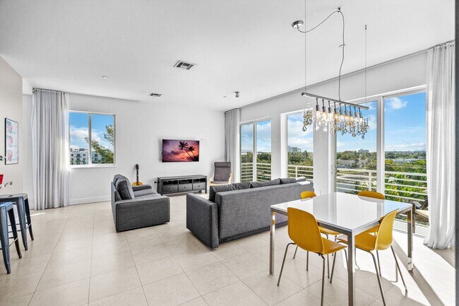 Building Photo - Monthly rental for Season , ( min 4 months)