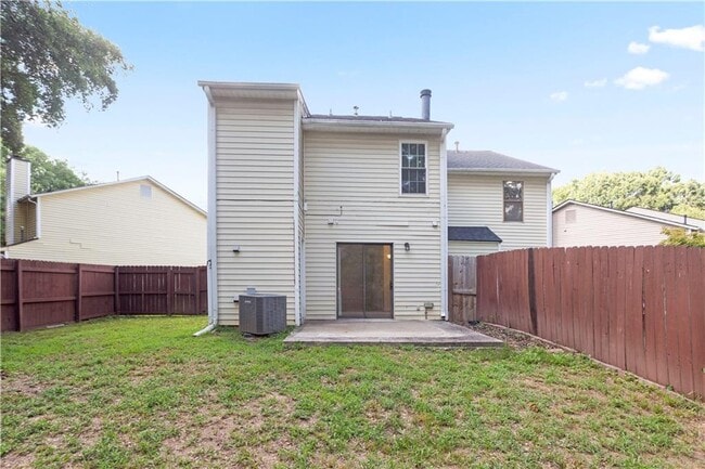 Building Photo - 1585 Springleaf Point SE