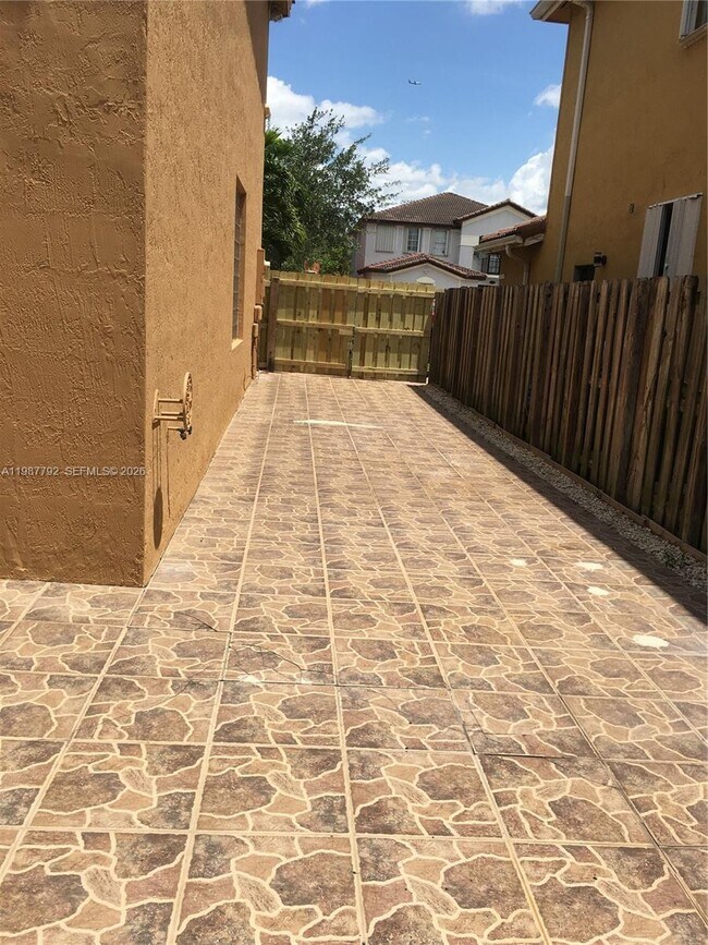 Building Photo - 14512 SW 10th St