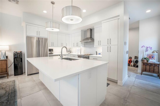 Building Photo - 536 4th Ave S