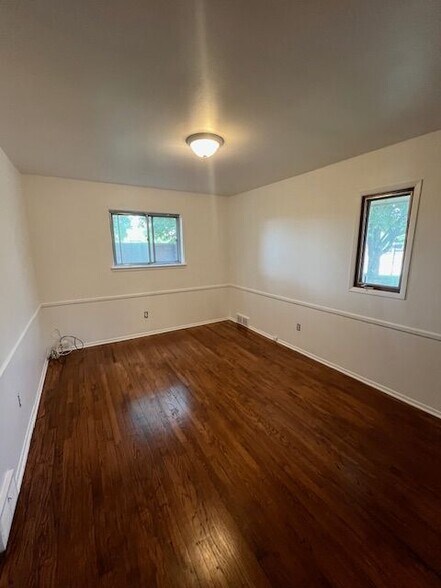 Building Photo - 27030 Berkshire Dr
