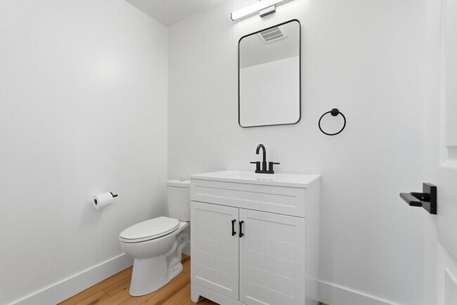 Building Photo - Brand New Renovation - Sharpsburg