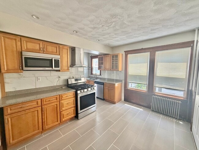 Building Photo - 41 Dunbar Ave