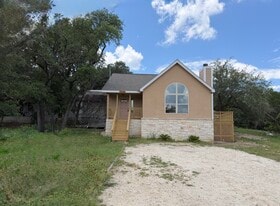 Building Photo - 1127 Eastview Dr