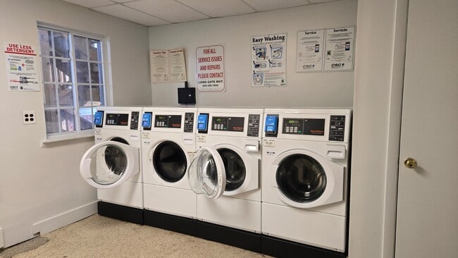 Building Photo - 219 Fox Run Ln