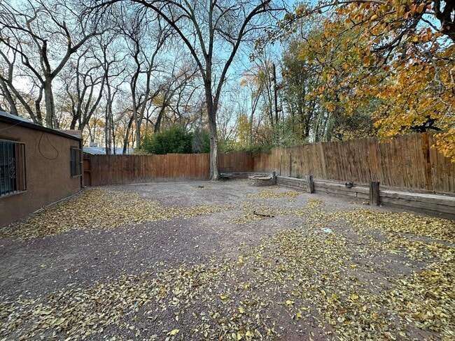 Building Photo - 609 San Clemente Ave NW