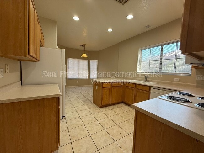 Building Photo - 40517 N Territory Trail