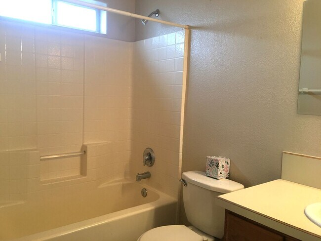 Building Photo - 3-Bedroom Single Family Home with Central Cooling, Attached Garage, and Tile Flooring