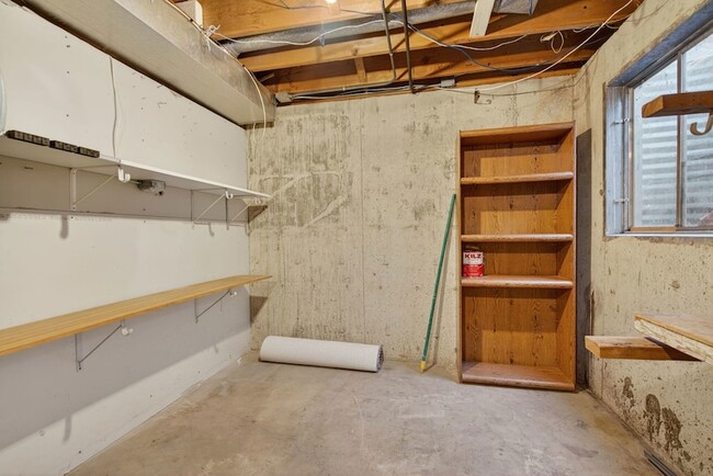 Building Photo - 115 Colonial Pkwy