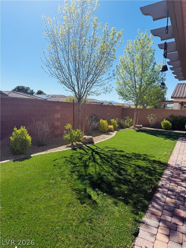 Building Photo - 5485 San Pietro Dr
