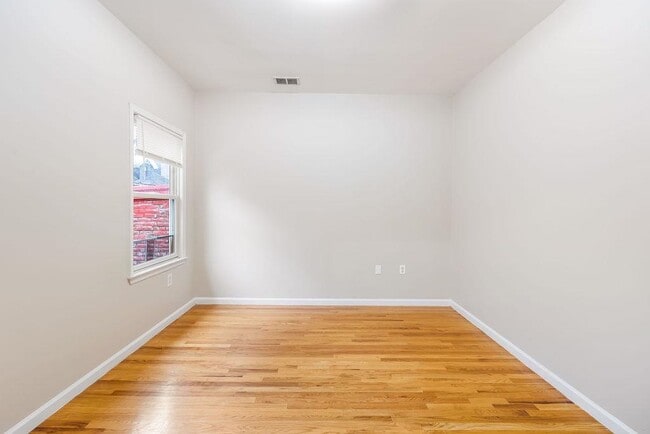 Building Photo - 43 Manhattan Ave