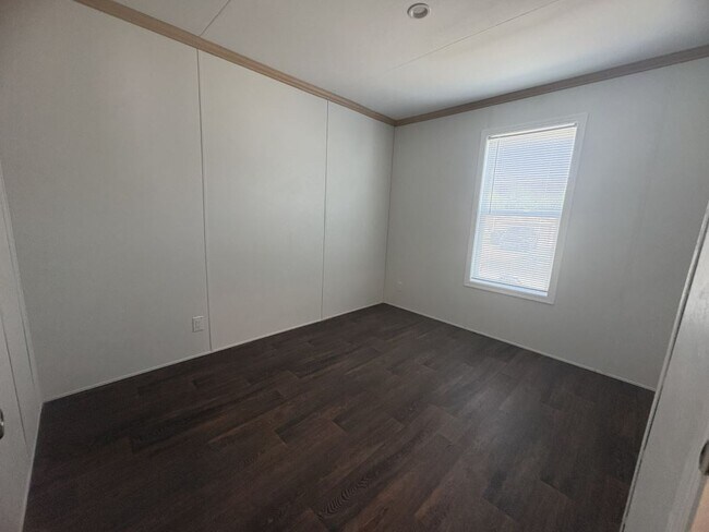 Building Photo - 4502 San Juan Dr S