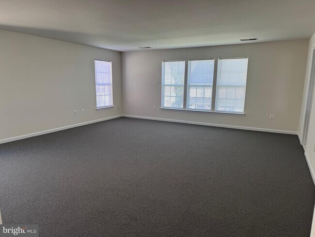 Building Photo - 9719 Inkwood Dr