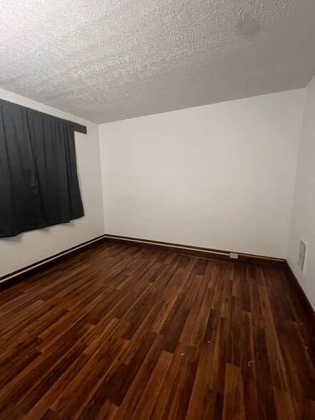 Building Photo - 806 N 3rd St