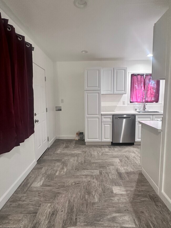 Building Photo - 45322 Saigon Ave