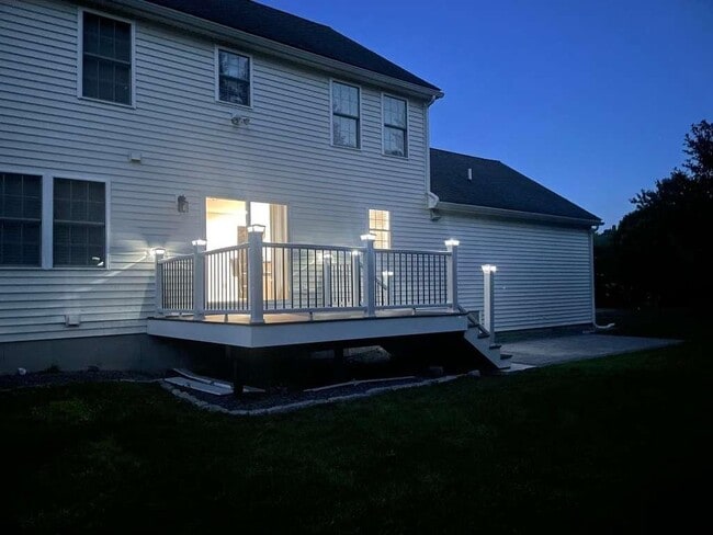 Building Photo - 9 Sunblaze Dr