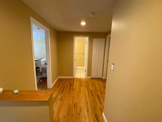 Building Photo - 209 Robert Dr
