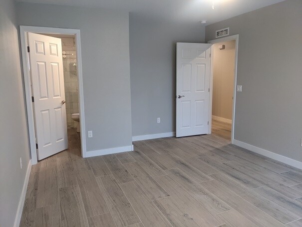 Building Photo - 1851 N Center Ave