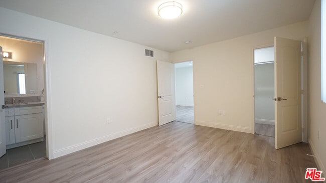 Building Photo - 14403 Tiara St