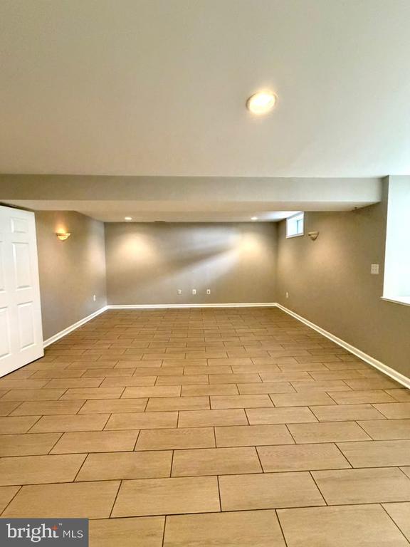 Building Photo - 43416 Sperrin Ct