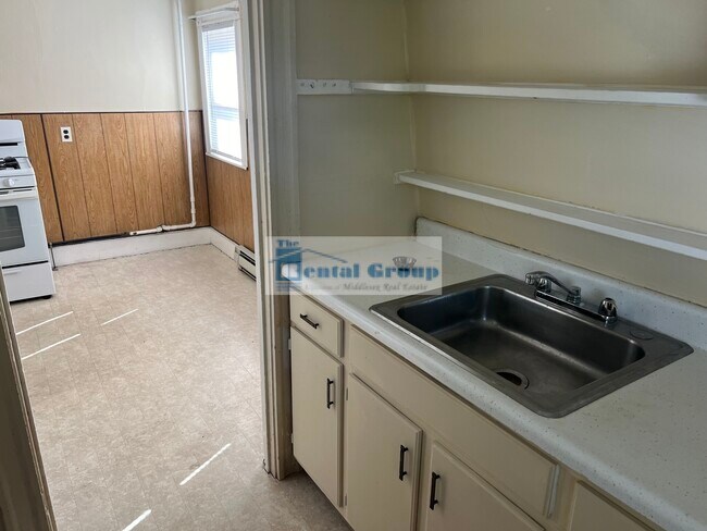 Building Photo - 12 Grove St