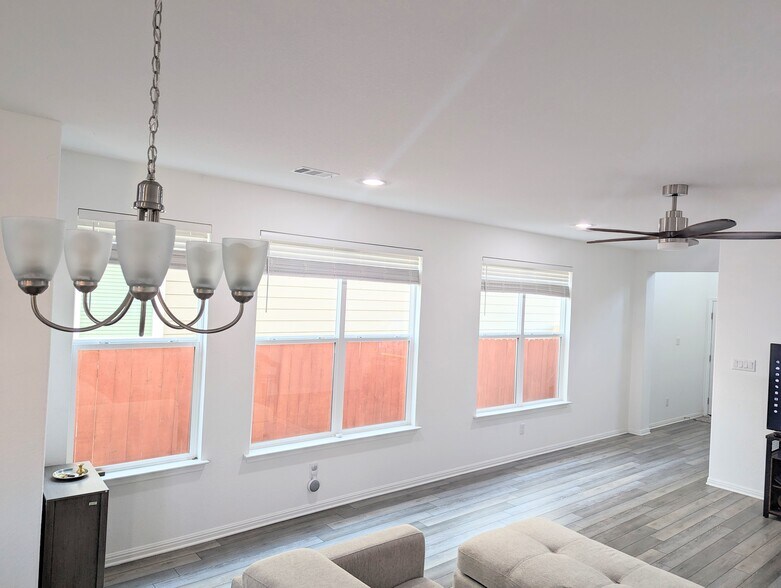 Building Photo - 12815 Gilliland Ln