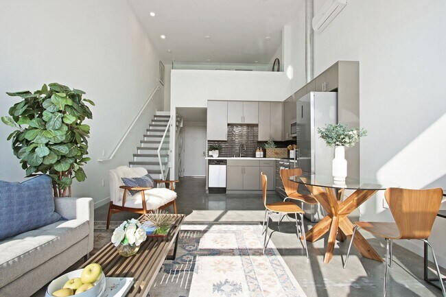 Building Photo - The Stanford West