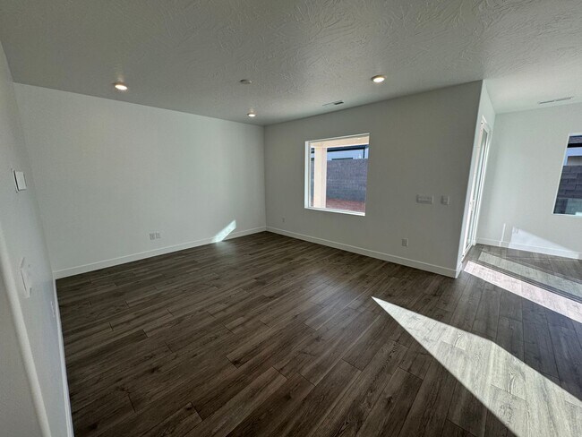 Building Photo - 4 Bed Home in Starr Springs at Long Valley Washington Home