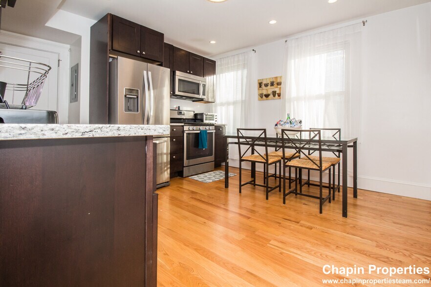 Primary Photo - 30 Clay St