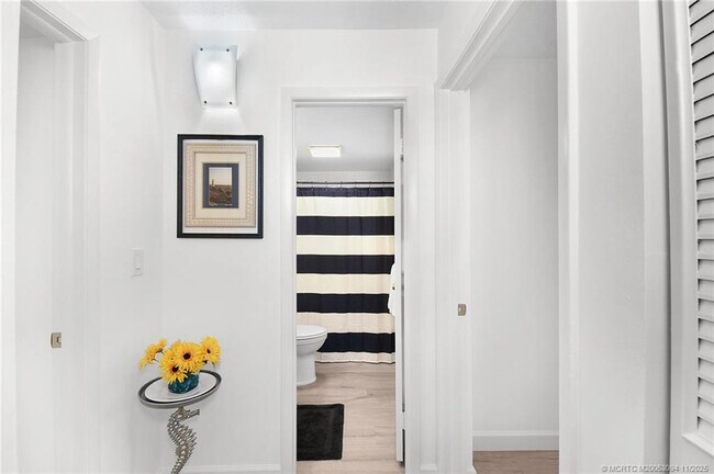 Building Photo - 5111 SE Miles Grant Rd