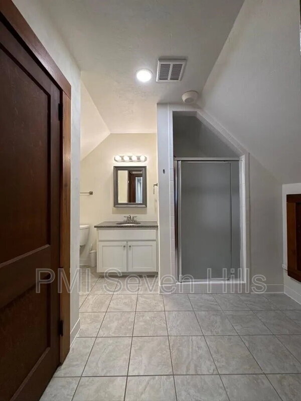 Building Photo - 1643 Fernando Dr