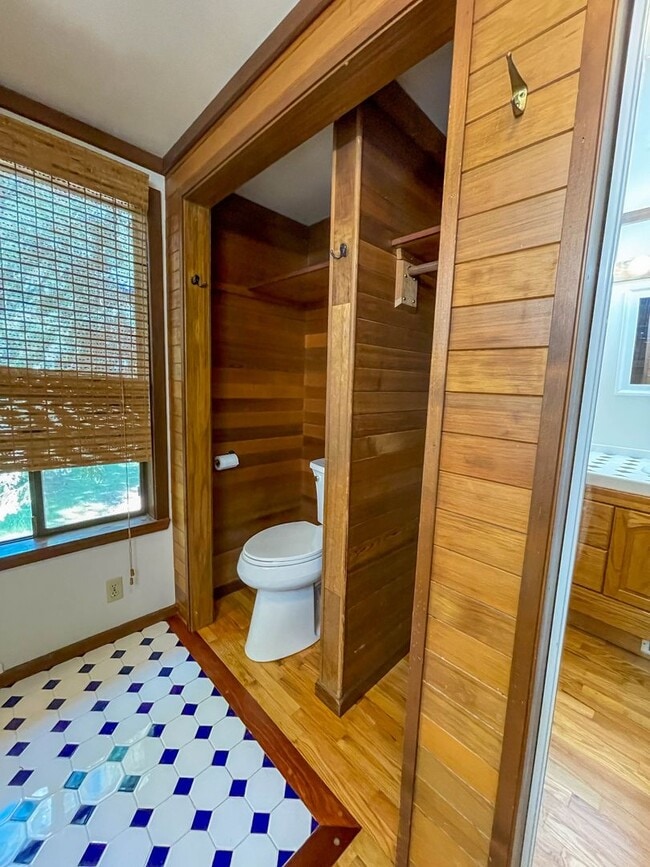 Building Photo - 3Bd/2.5Ba Edmonds Home