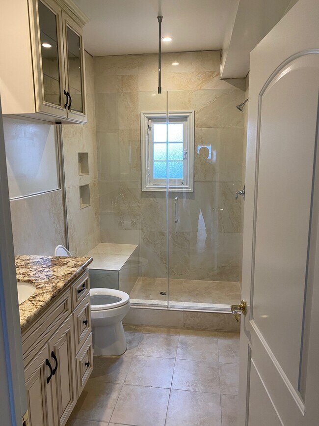 Building Photo - 907 S Wooster St