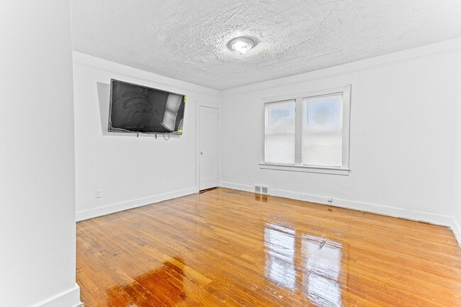 Building Photo - 15379 Monte Vista St