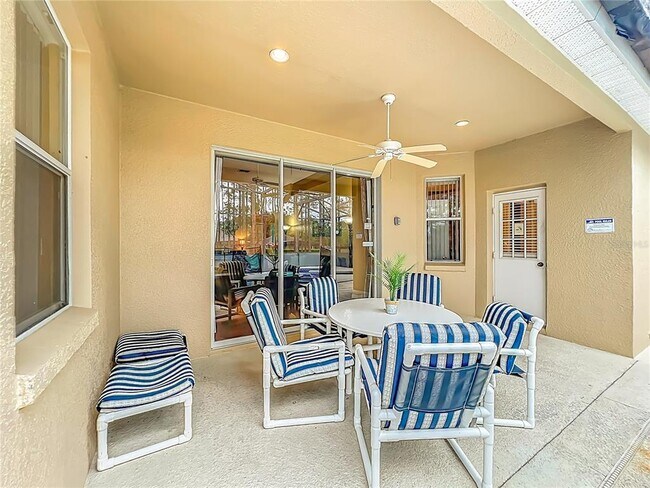 Building Photo - 520 Orista Dr