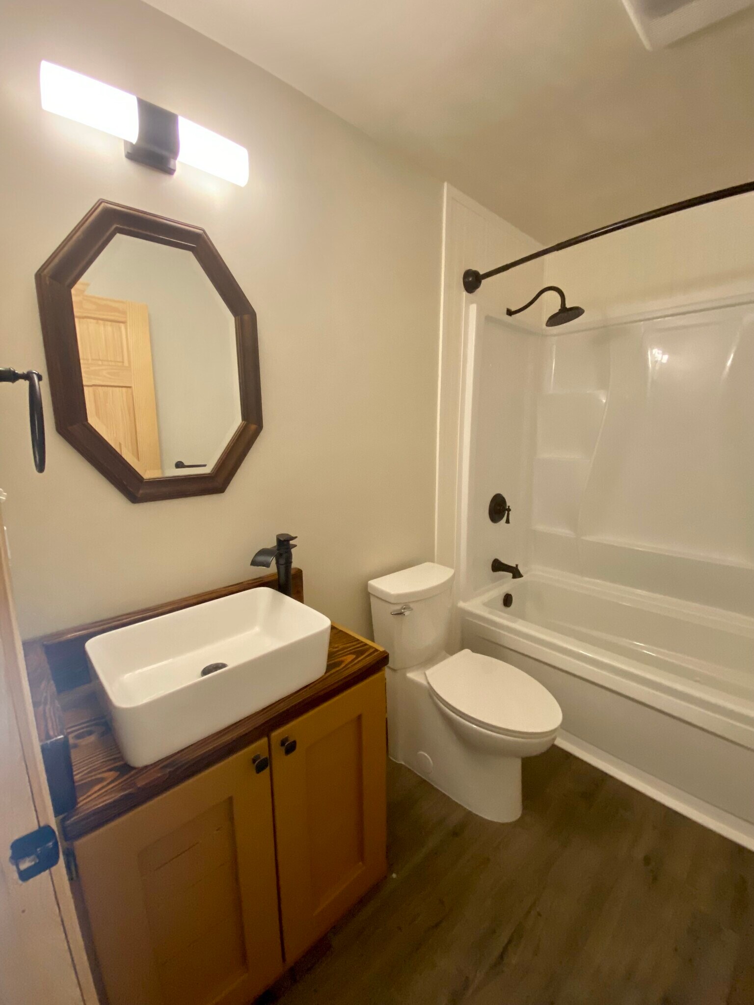 Building Photo - 10510 Cadosia Rd