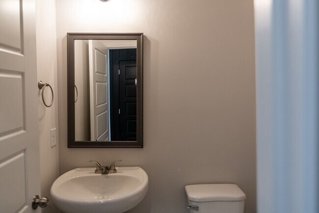 Building Photo - Gorgeous Single Family Home