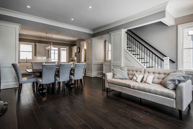 Building Photo - 118 W Starr Ave