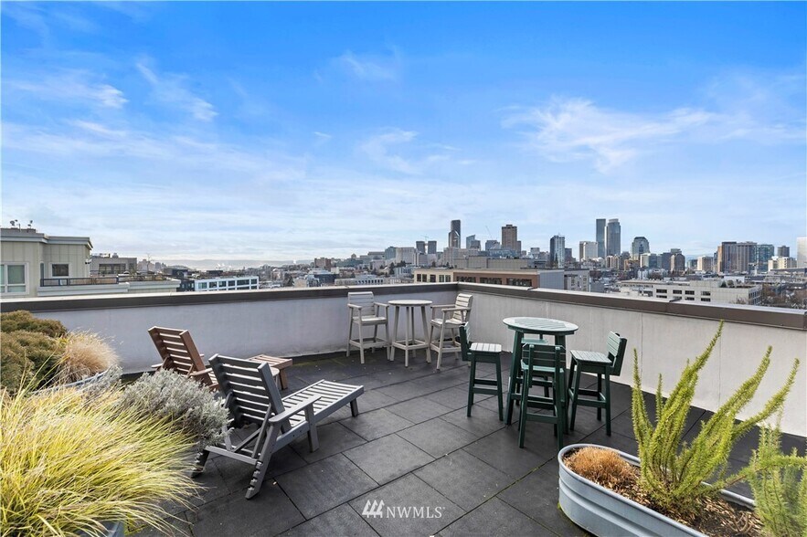 Rooftop - 1420 E Pine St